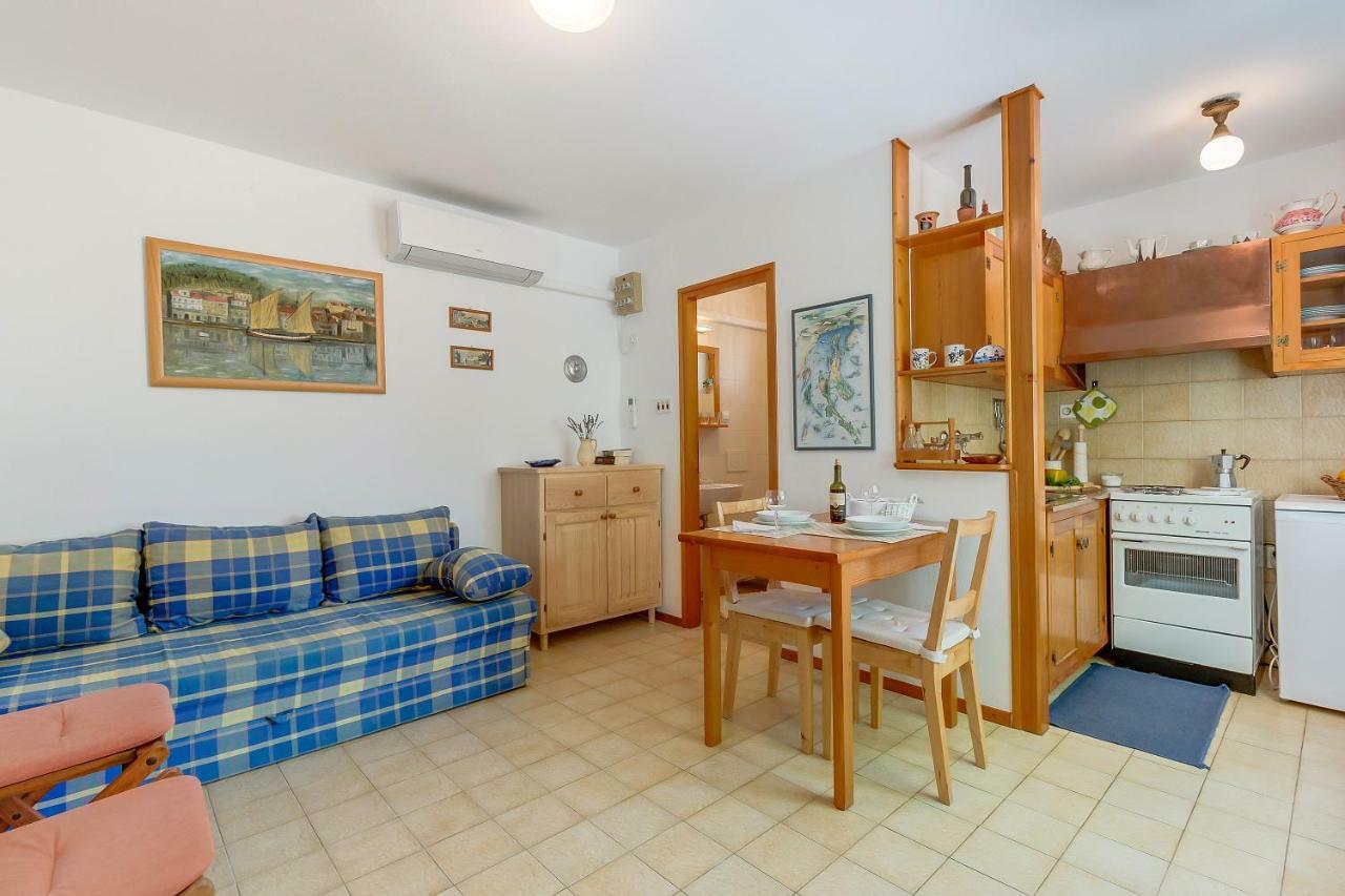 Apartman Pia Mali Losinj Exterior photo
